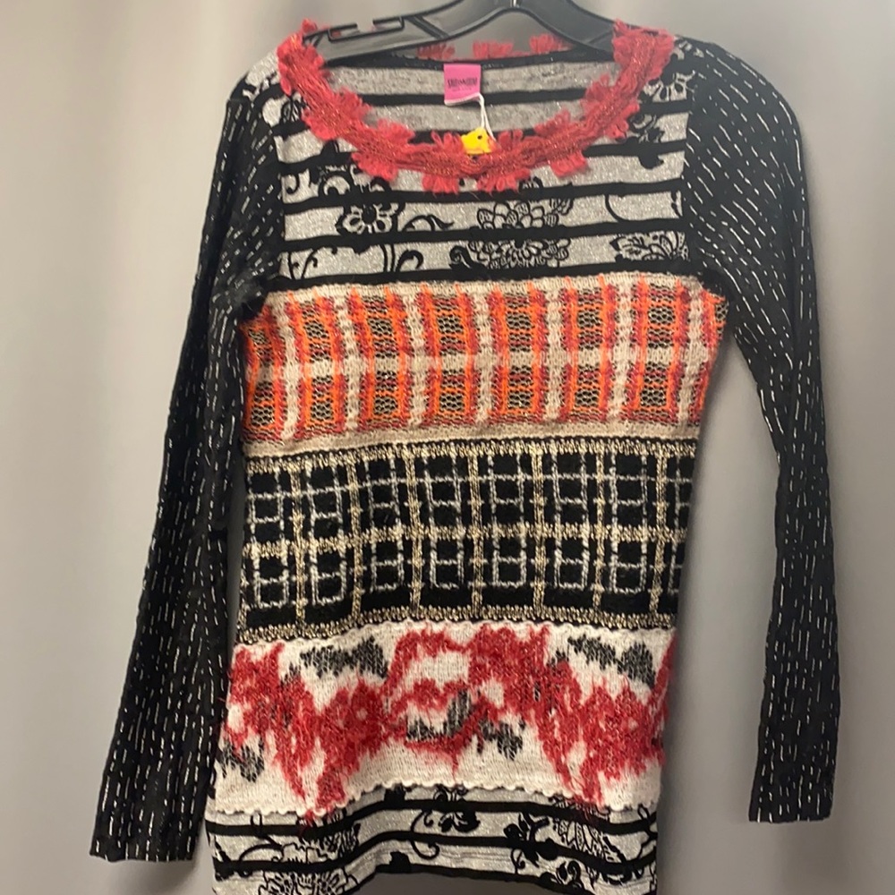 NEW SAVE QUEEN FASHIONABLE GORGEOUS WOMEN SWEATER SIZE XS